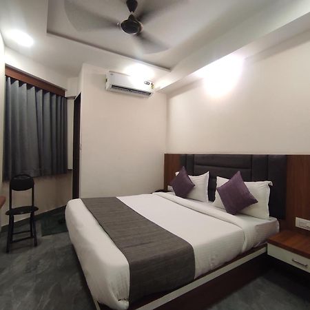 Hotel Earth Inn, Subhash Bridge, Rto Circle, Ahmedabad Exterior photo